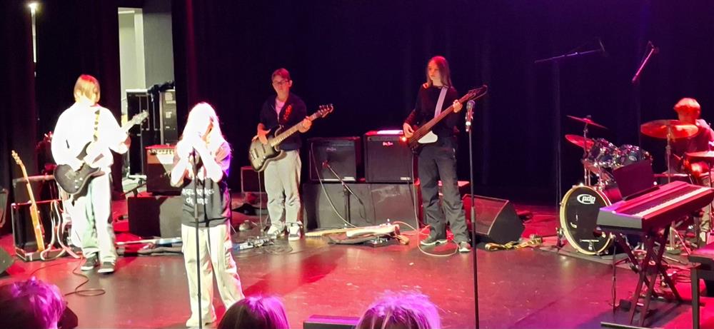 UKM 2024 Marit Seibt Roaldset deltok fra Tingvoll - Klikk for stort bilde