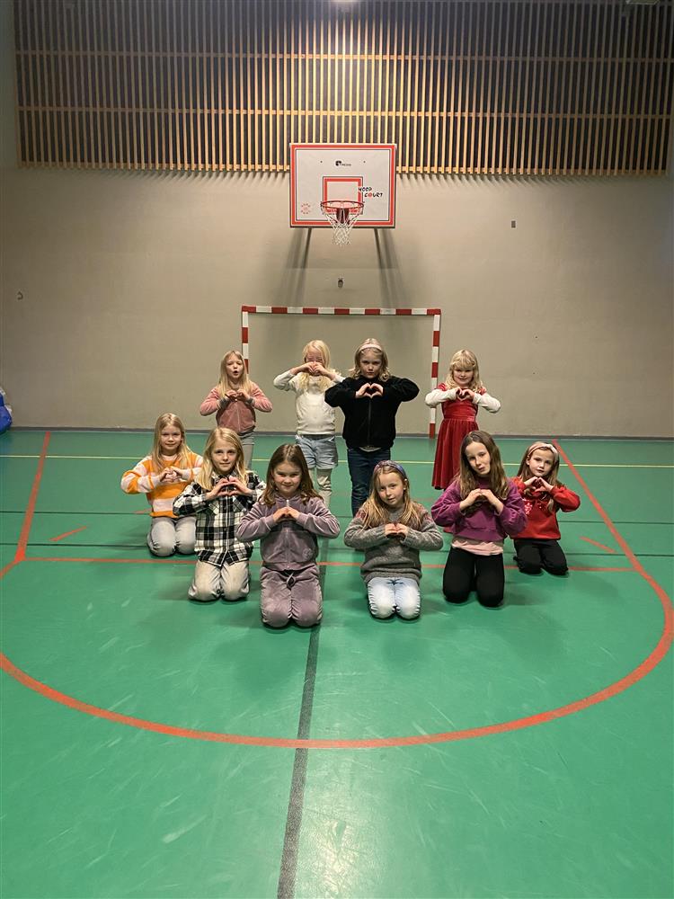 Julehilsen fra dans 2024 - Klikk for stort bilde