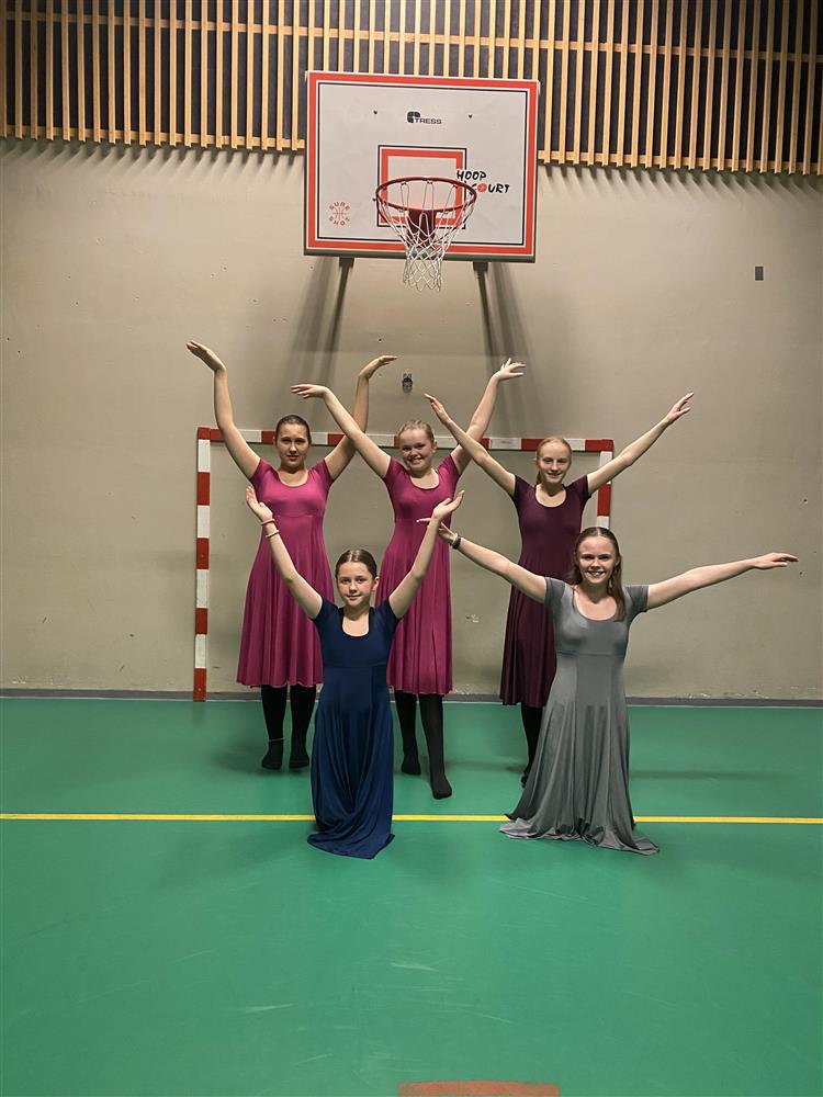 Julehilsen fra dans 2024 - Klikk for stort bilde