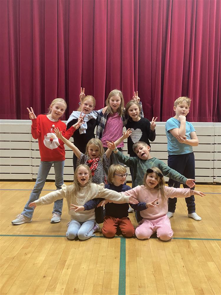 Julehilsen fra dans 2024 - Klikk for stort bilde