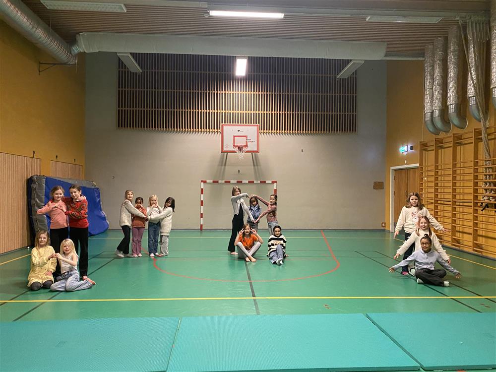 Julehilsen fra dans 2024 - Klikk for stort bilde