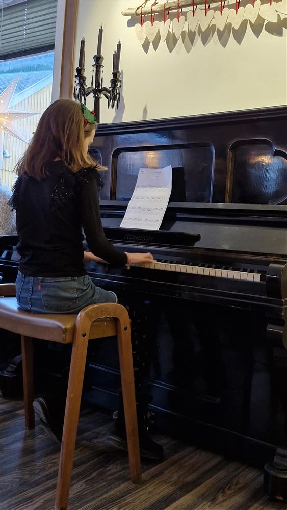 Julekonsert 2024 Drøpping kafe - Klikk for stort bilde